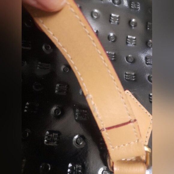 Arcadia - Patent Leather Shoulder Bag - Picture 13 of 14